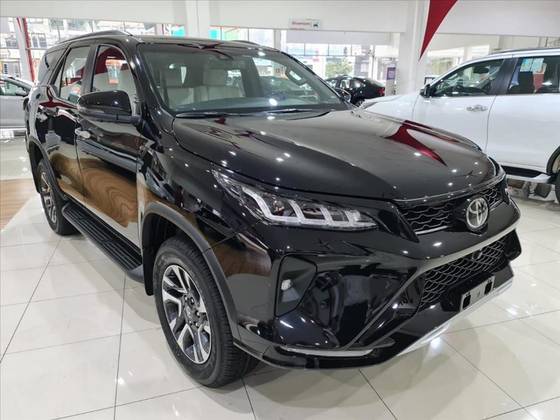 TOYOTA HILUX SW4 2.8 D-4D TURBO DIESEL DIAMOND 7L 4X4 AUTOMÁTICO